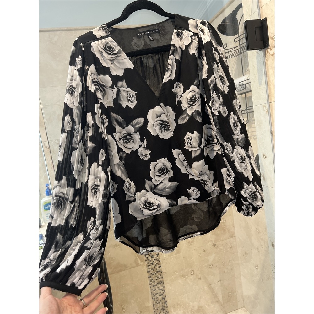 White House Black Market Floral Balloon Mock Wrap Top Black White Size 4 S